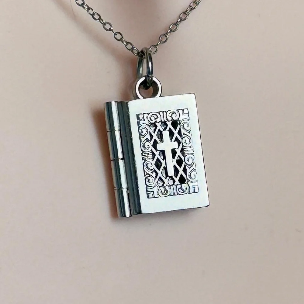 Silver Locket Necklace - Picture 4 of 8